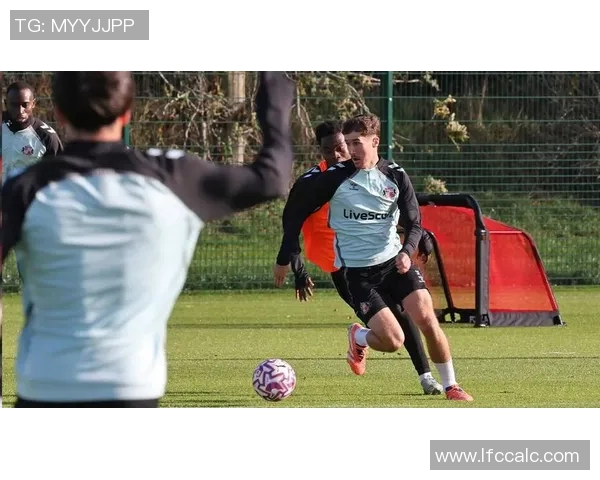 英超历史从未有一支12轮只拿18分的球队，这背后隐藏了什么秘密？